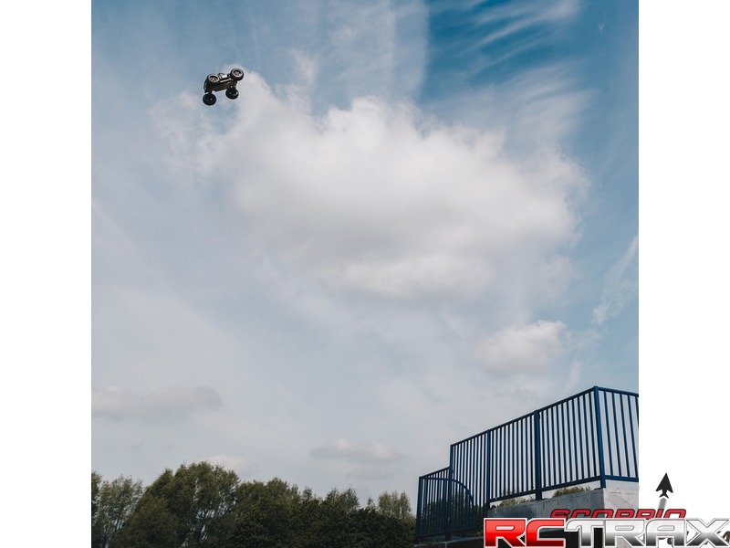 NOTORIOUS ARRMA 6S V5 BLX 1:8 4WD RTR