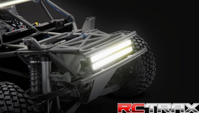TRAXXAS 85086 UNLIMITED DESERT RACER blue + LED