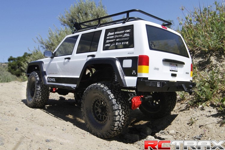 Model RC Axial SCX10 II 2000 Jeep Cherokee 4WD 1:10 biały KIT