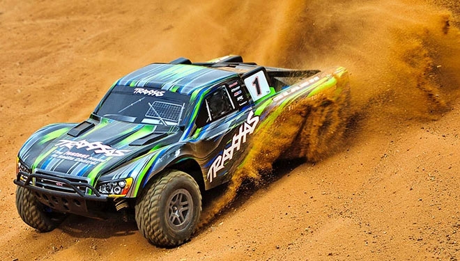 TRAXXAS Slash 4WD BL-2S