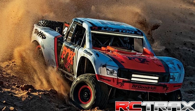 TRAXXAS Unlimited Desert Racer 4WD - wersja FOX + LED