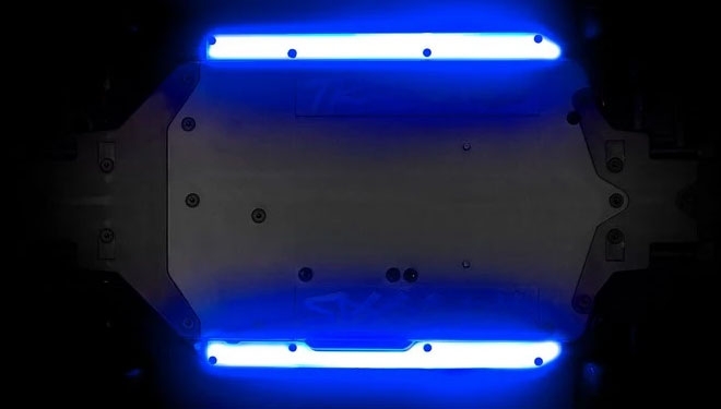 TRAXXAS 10590-BLUE - komplet oświetlenia podwozia LED